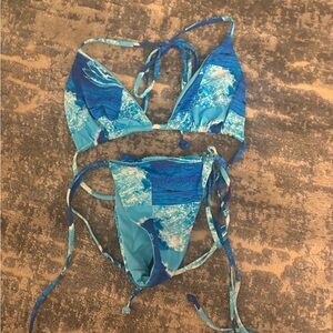 Frankie’s bikini Tia triangle top and sand bikini bottom in the waves print